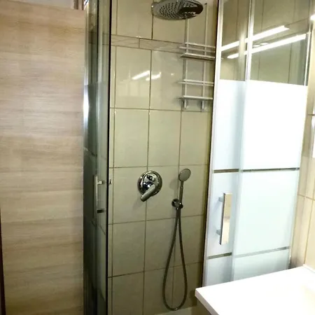 Neouvielle - Beau Dans Le Centre De Mae-8484 Apartman *